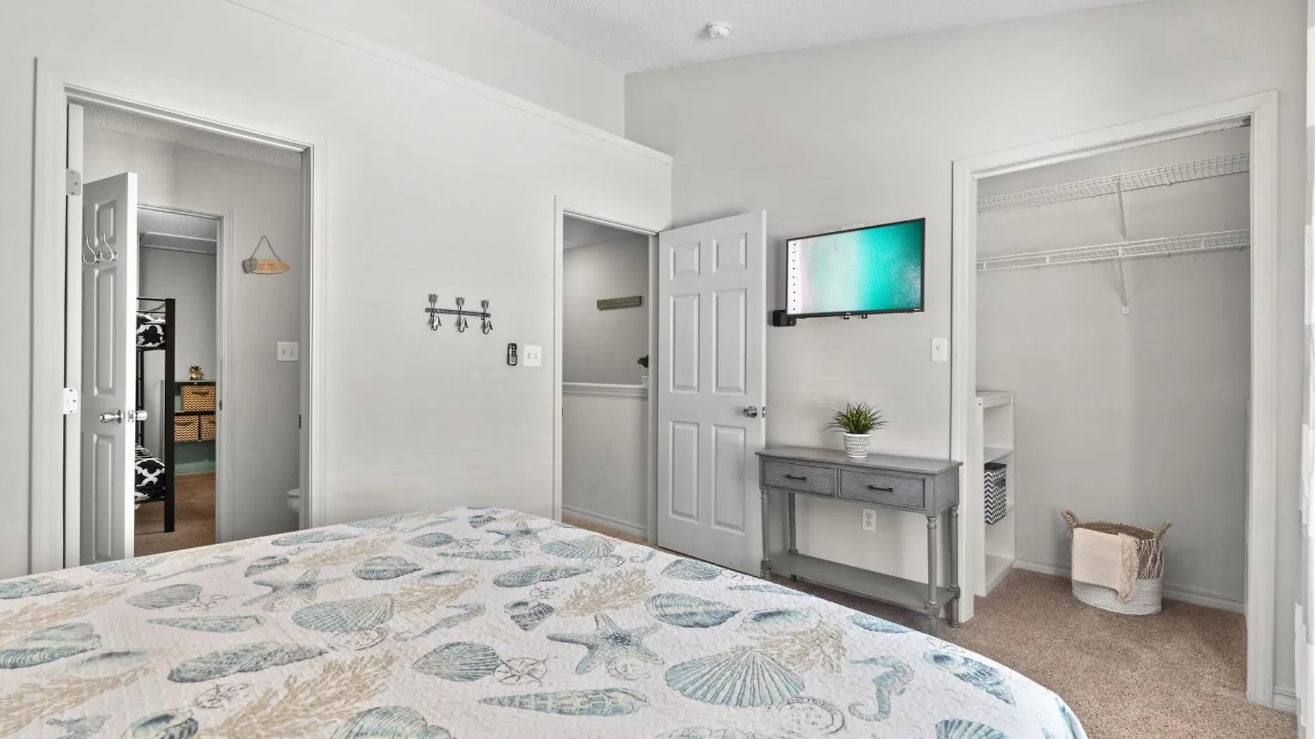 Holiday home 5 Min Walk To Beach, Sparkling Pool, Mins To Shops &Outlet! 13 Destin United States