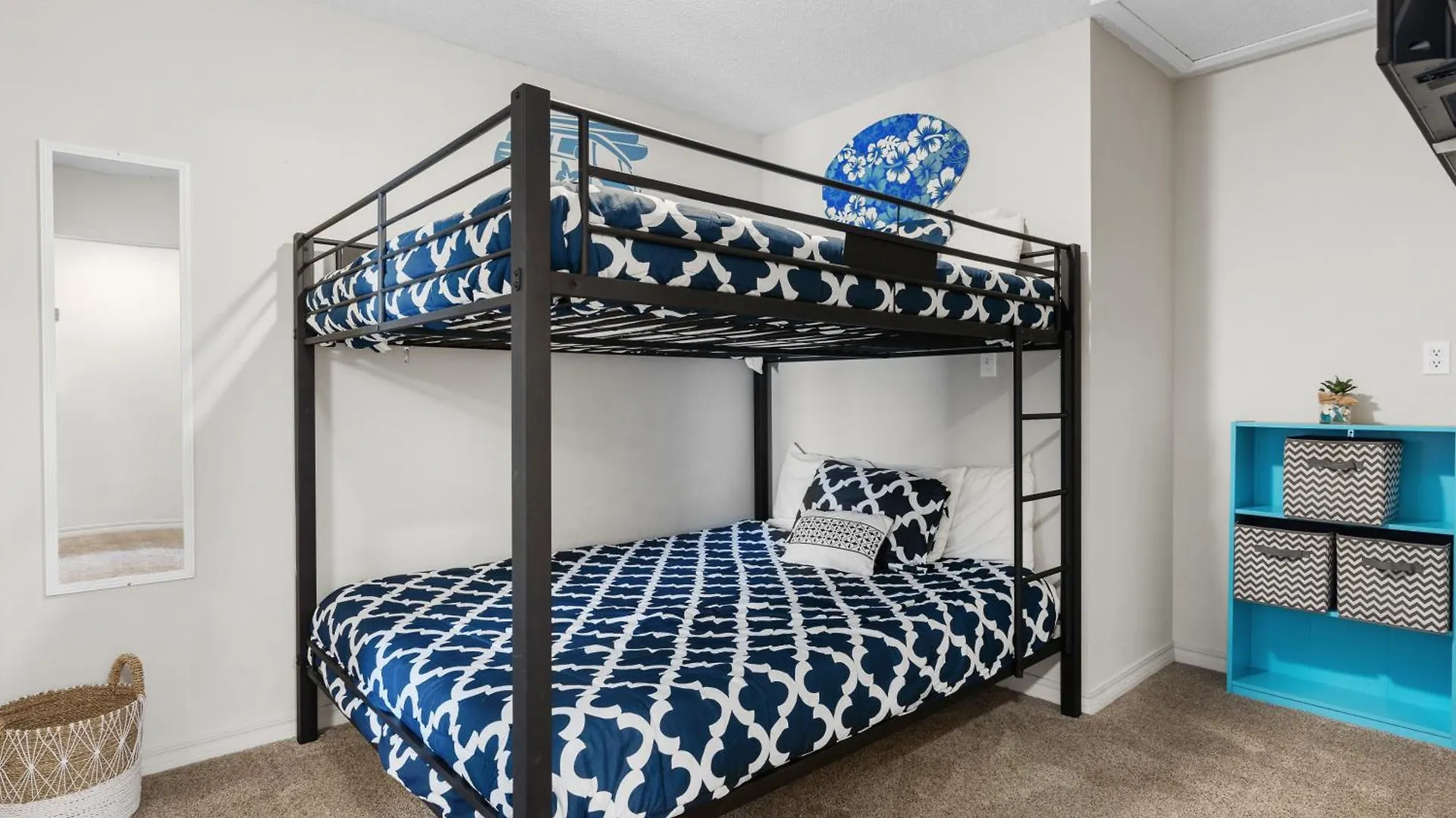 5 Min Walk To Beach, Sparkling Pool, Mins To Shops &Outlet! 13 Destin 0*,  United States
