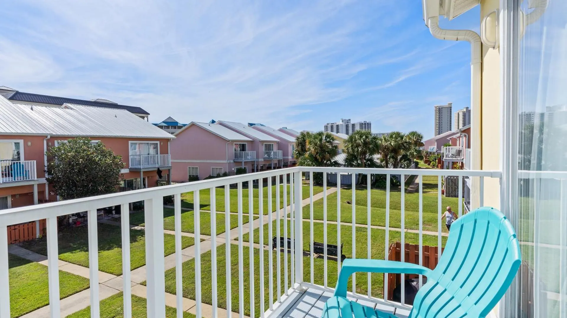5 Min Walk To Beach, Sparkling Pool, Mins To Shops &Outlet! 13 Destin Holiday home