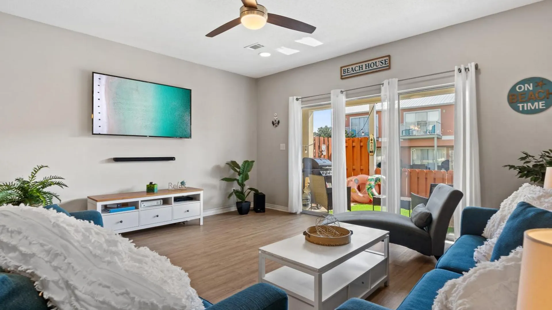 5 Min Walk To Beach, Sparkling Pool, Mins To Shops &Outlet! 13 Destin
