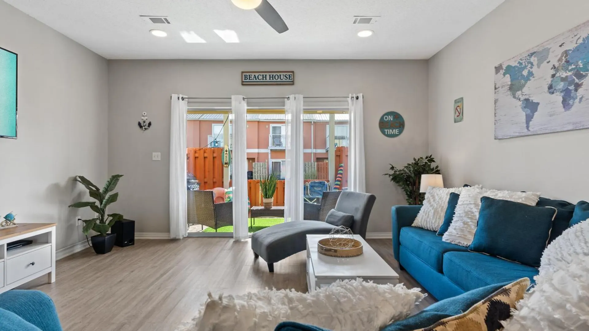 Holiday home 5 Min Walk To Beach, Sparkling Pool, Mins To Shops &Outlet! 13 Destin