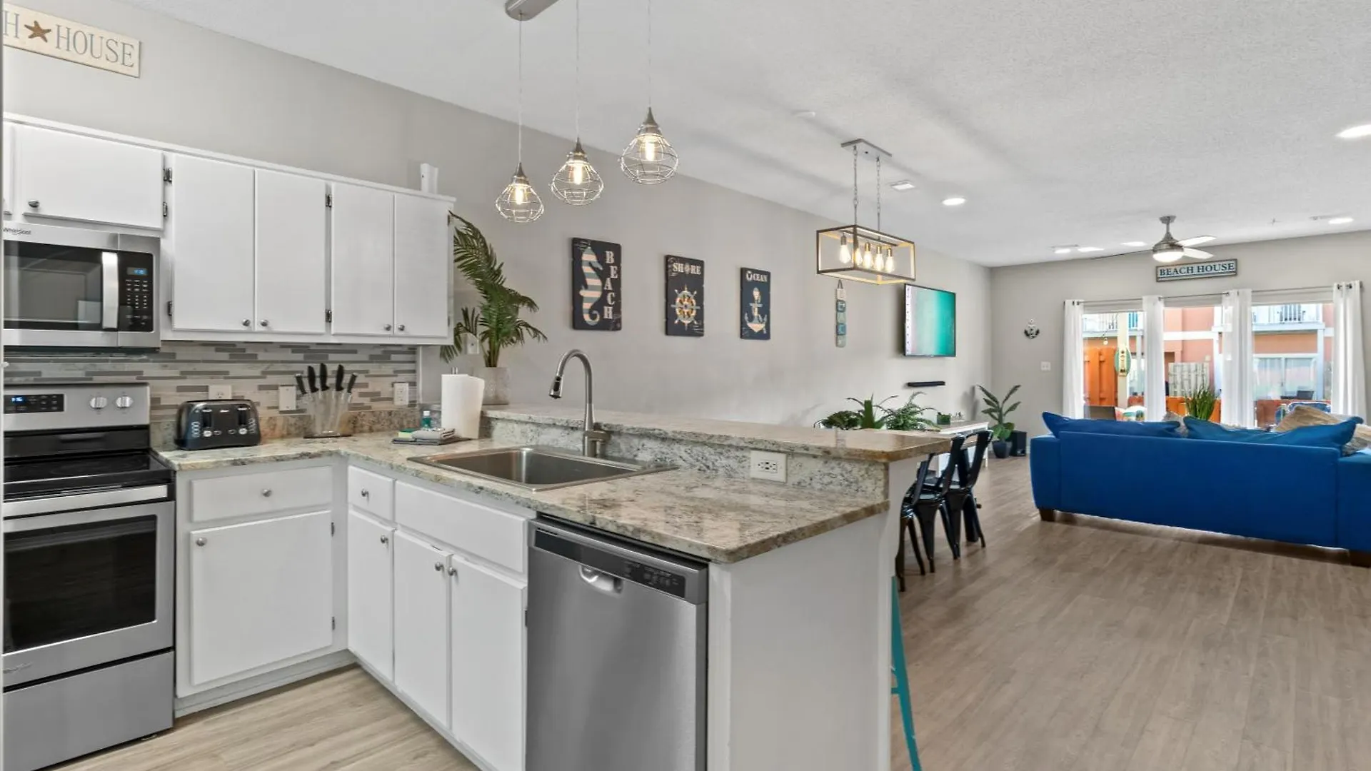 5 Min Walk To Beach, Sparkling Pool, Mins To Shops &Outlet! 13 Destin